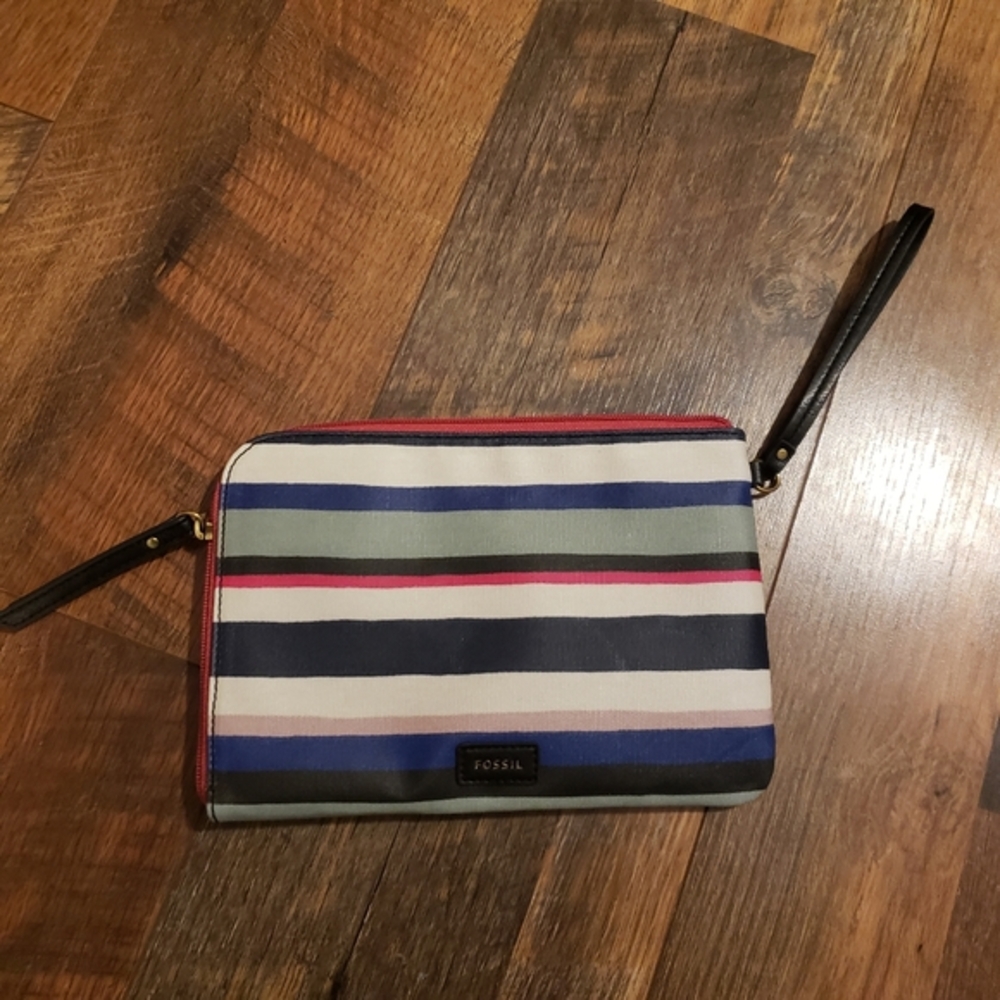 Fossil Eliza small Zip Around Wristlet stripes